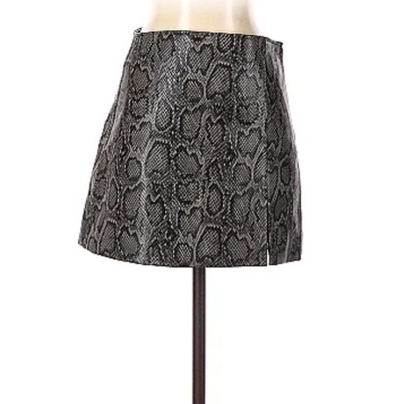 NWT Olivaceous Faux Leather Animal Print Mini Skirt- size S - Picture 1 of 6